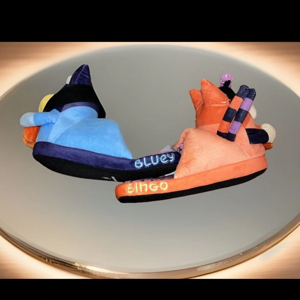 3D Slippers of Bluey & Bingo IM OBSESSED W/THESE. They r PLUSH & Slip Proof  NWT